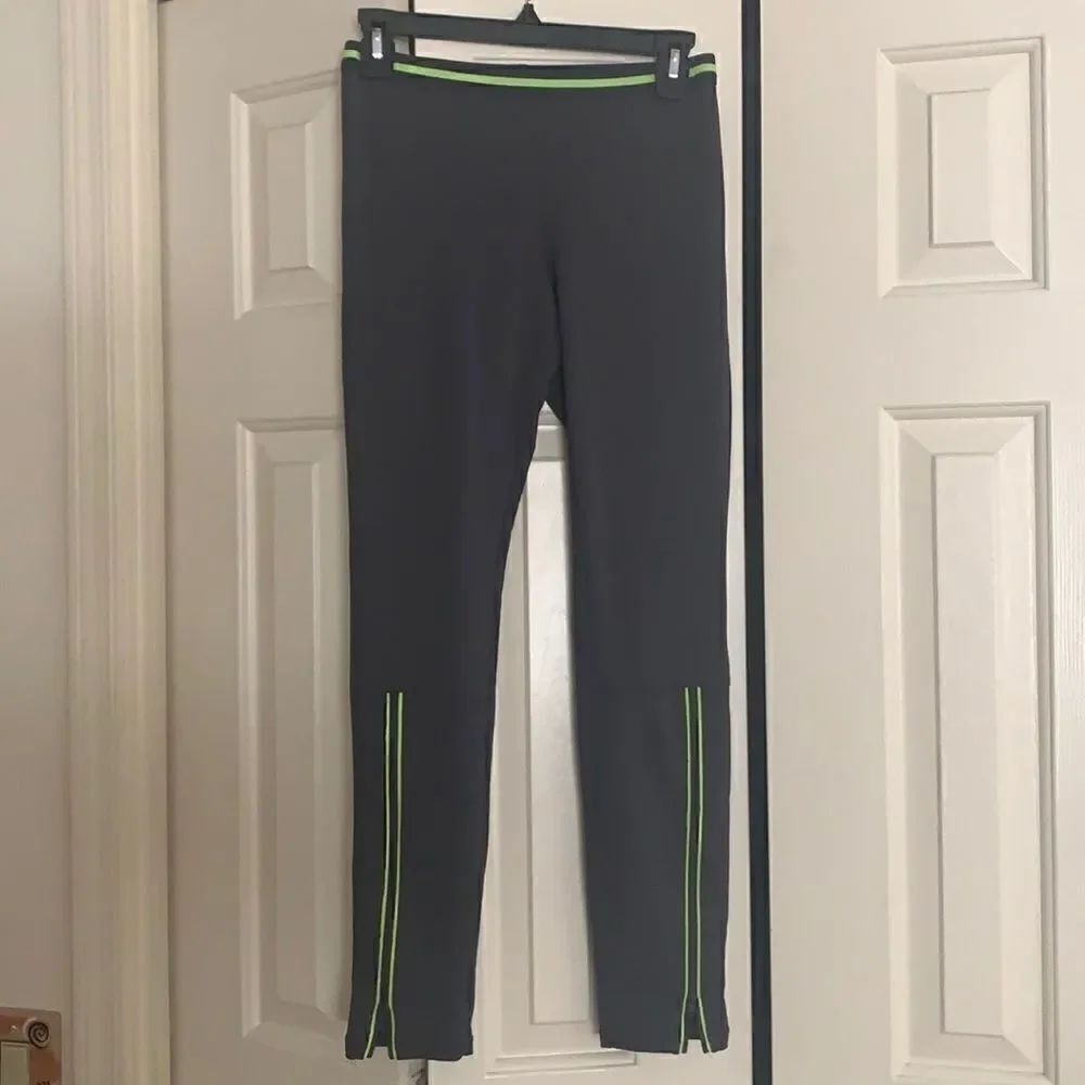 *****5 for $25 HUE Activewear Leggings